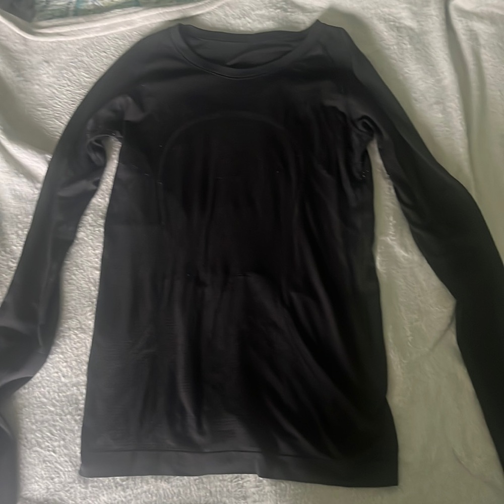 Lululemon long sleeve swiftly tech